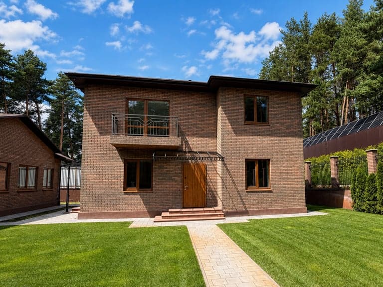 Комплекс: будинок 170 м² + гостьовий 110 м², фото 2